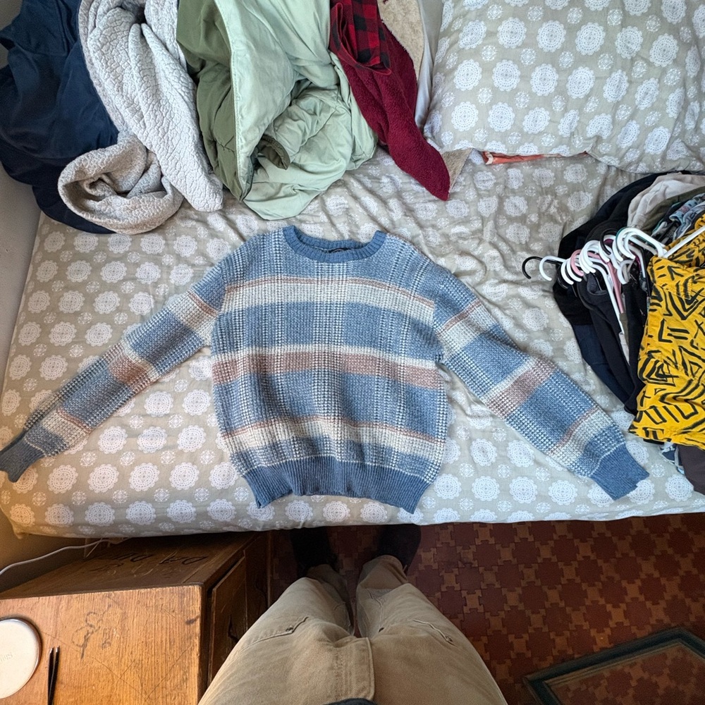 Jantzen Women's Blue and Beige Striped Sweater